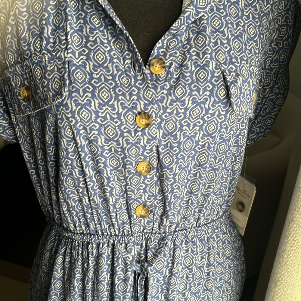 Blue Patterned Button-Up Dress made by Lucky brand size medium blue tile
